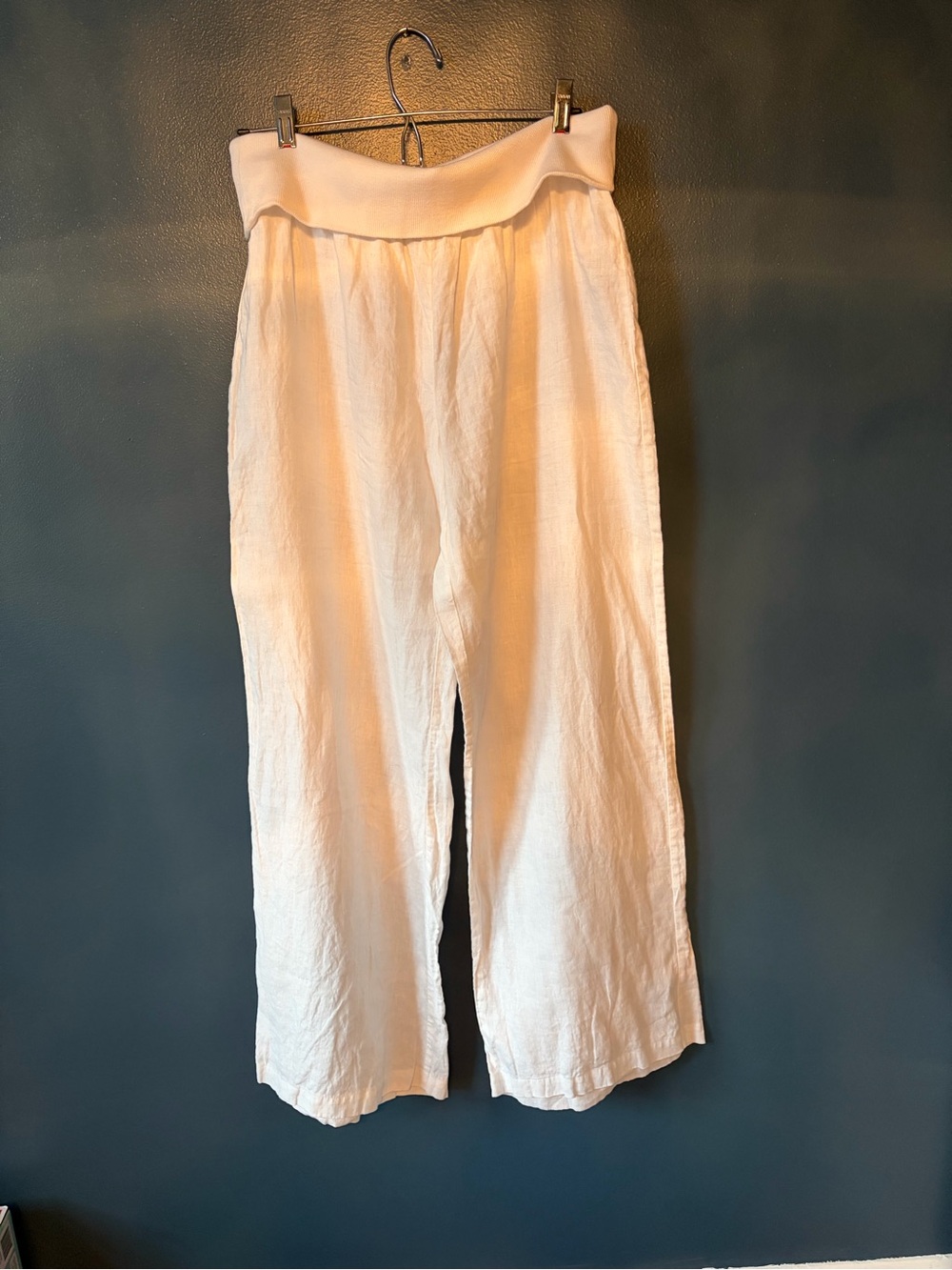 Jennifer Lopez white Wide-Leg Linen Pants